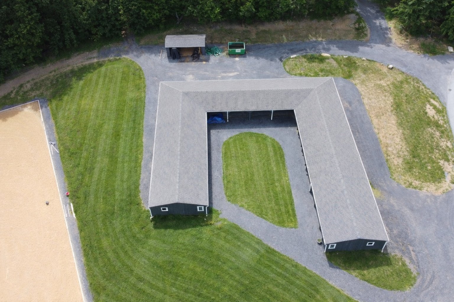 U-shaped-barn