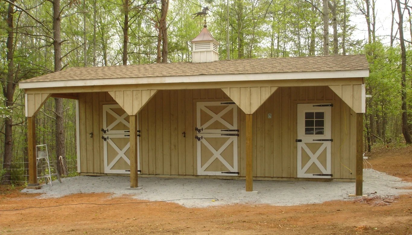 shed row horse barn 
